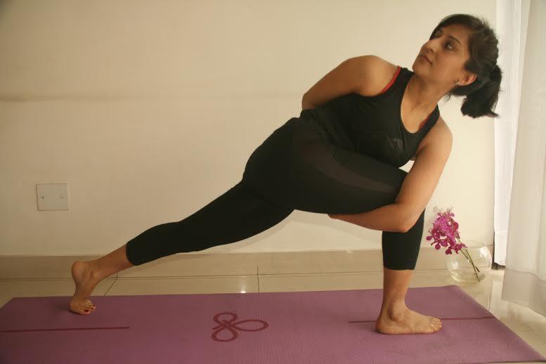 Detox with Ardhmatsyendra Asana | Half Spinal twist pose